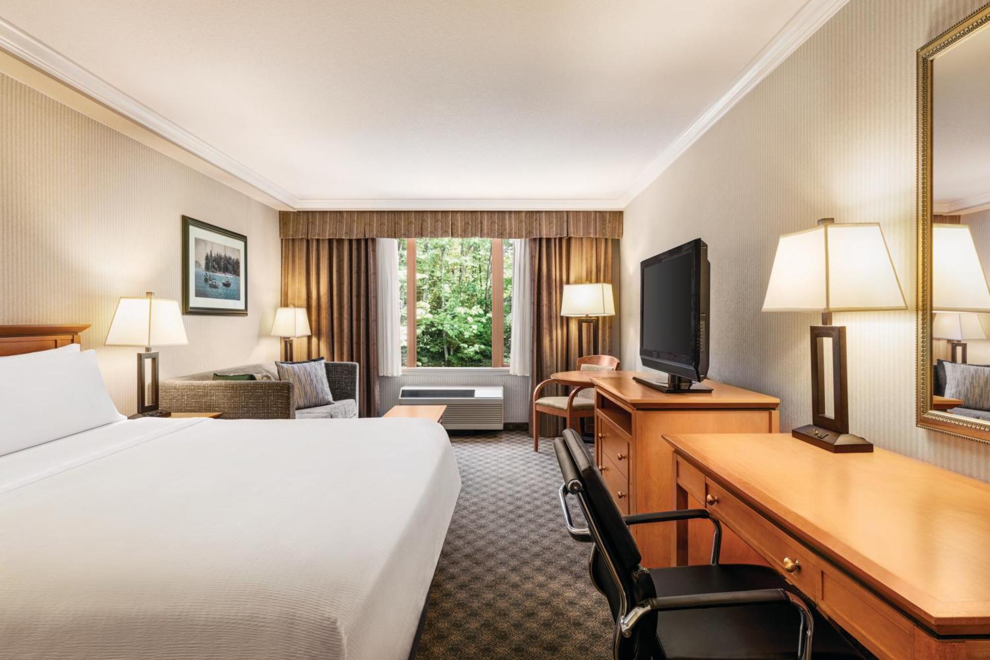 Hotel North Vancouver, An Ihg