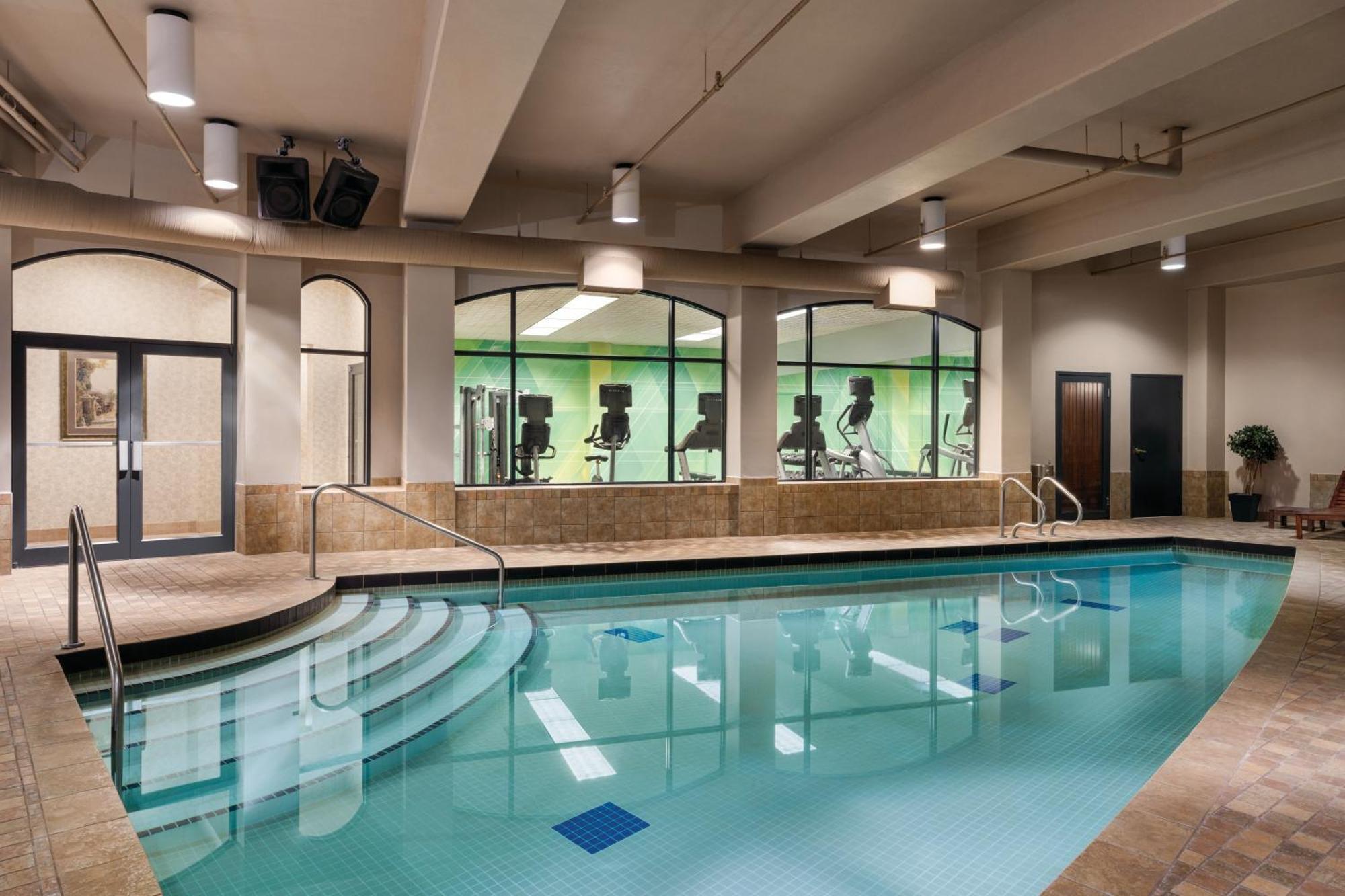 Hotel North Vancouver, An Ihg 4*