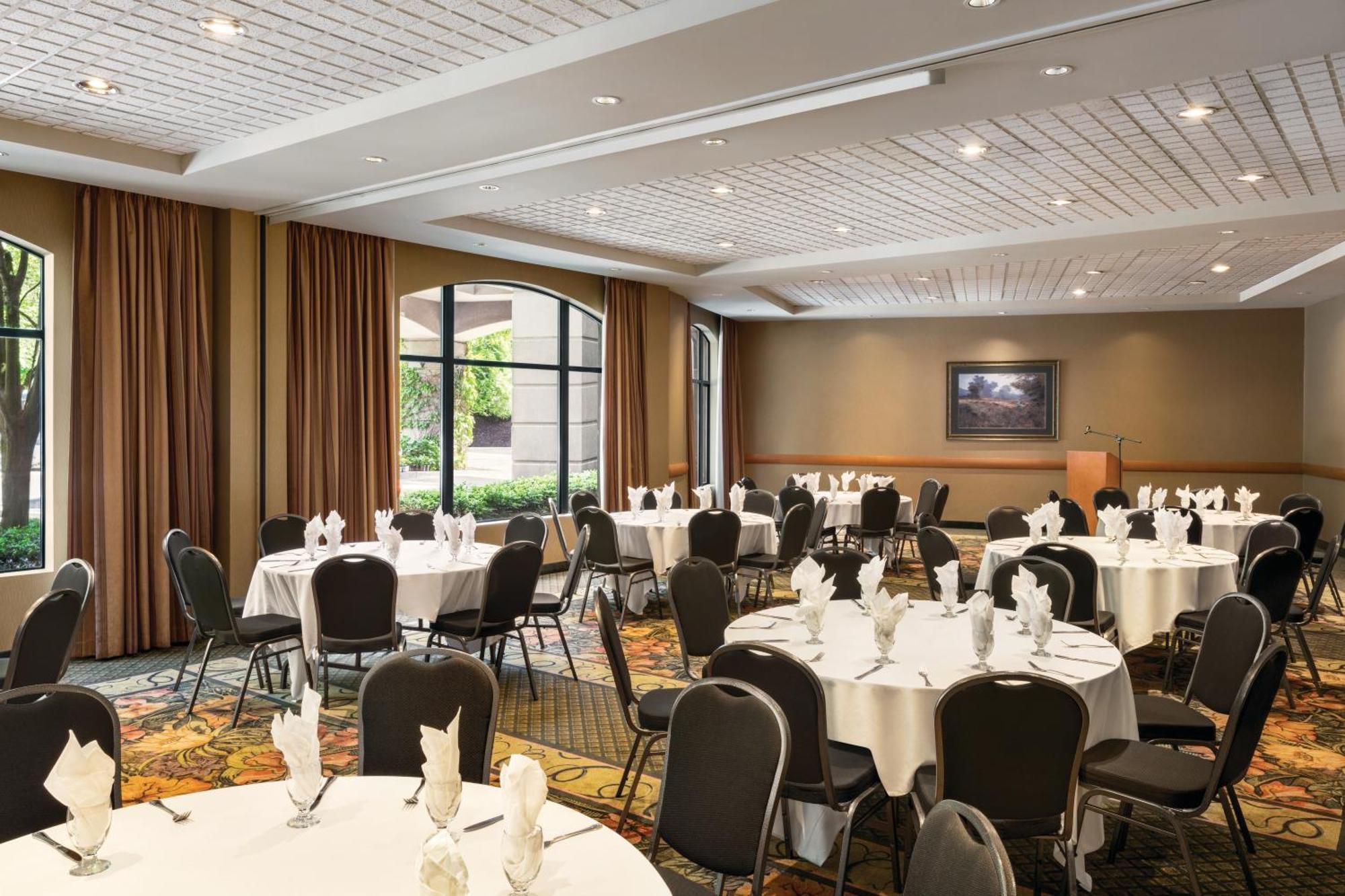 Hotel & By Ihg North Vancouver