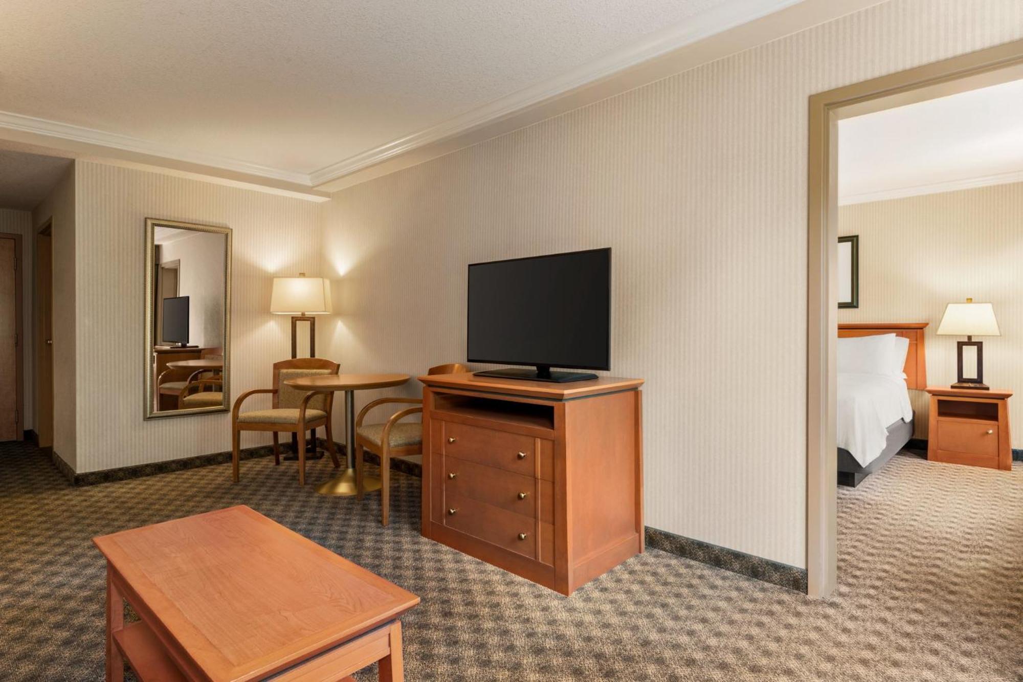 North Vancouver, An Ihg 4* North Vancouver