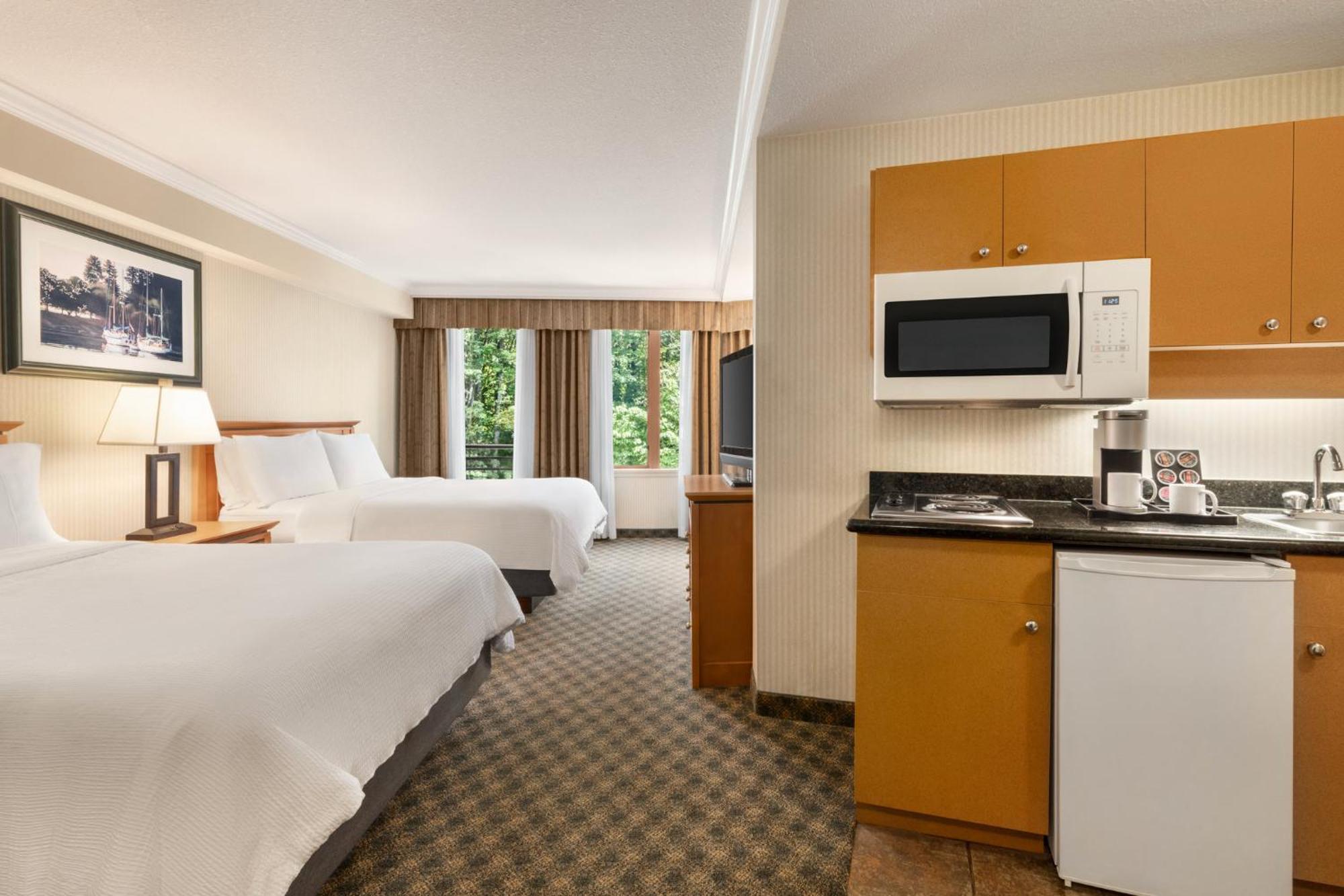 Hotel North Vancouver, An Ihg
