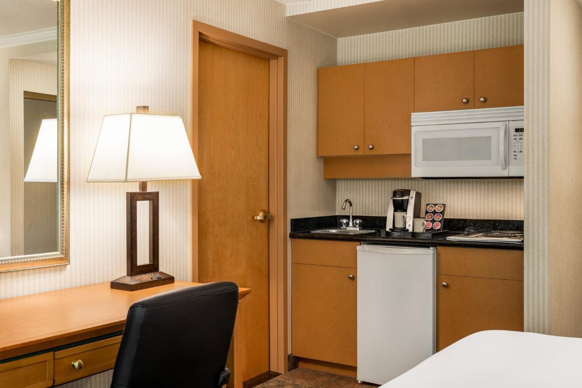 North Vancouver, An Ihg North Vancouver