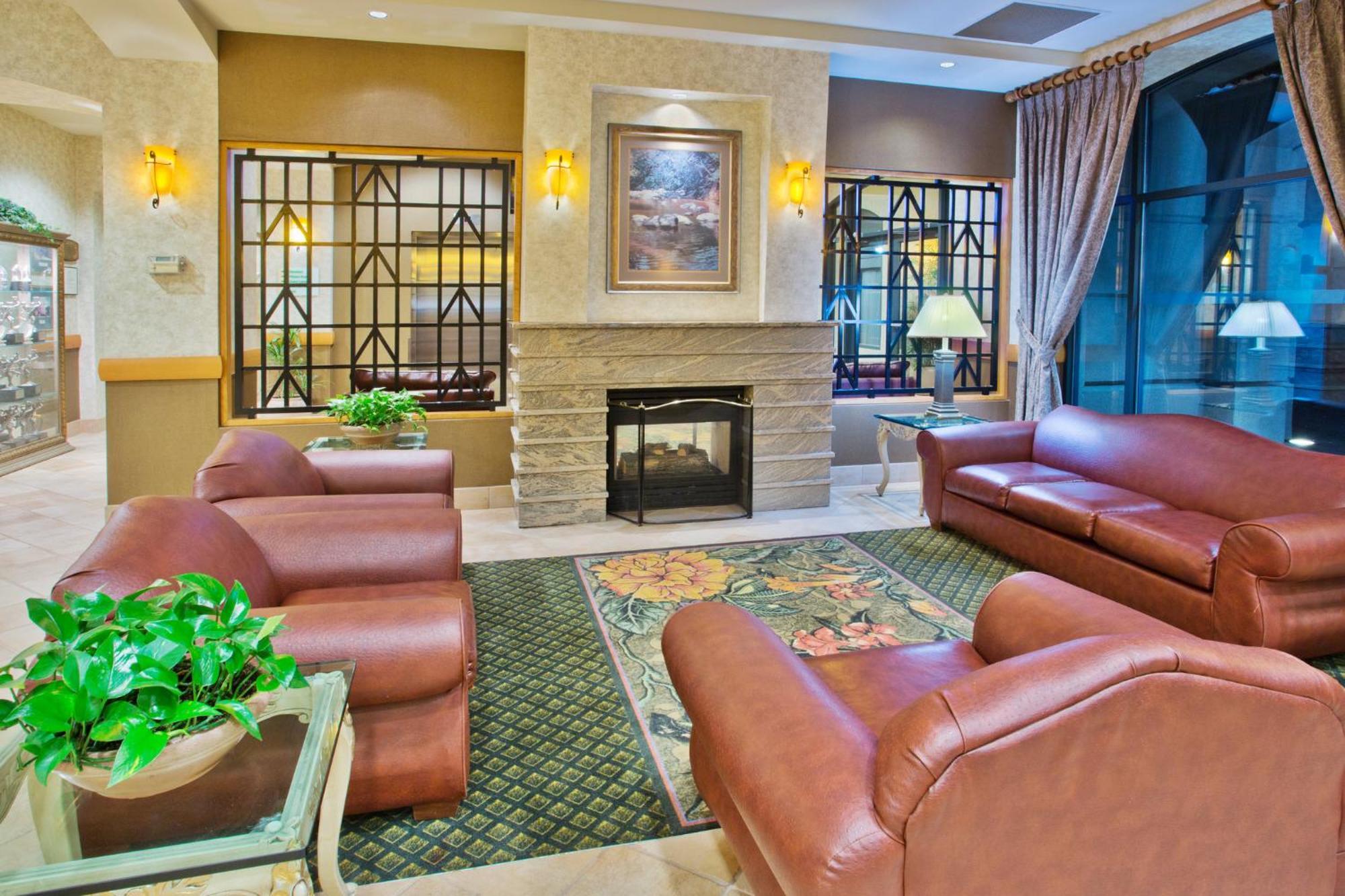 North Vancouver, An Ihg 4*