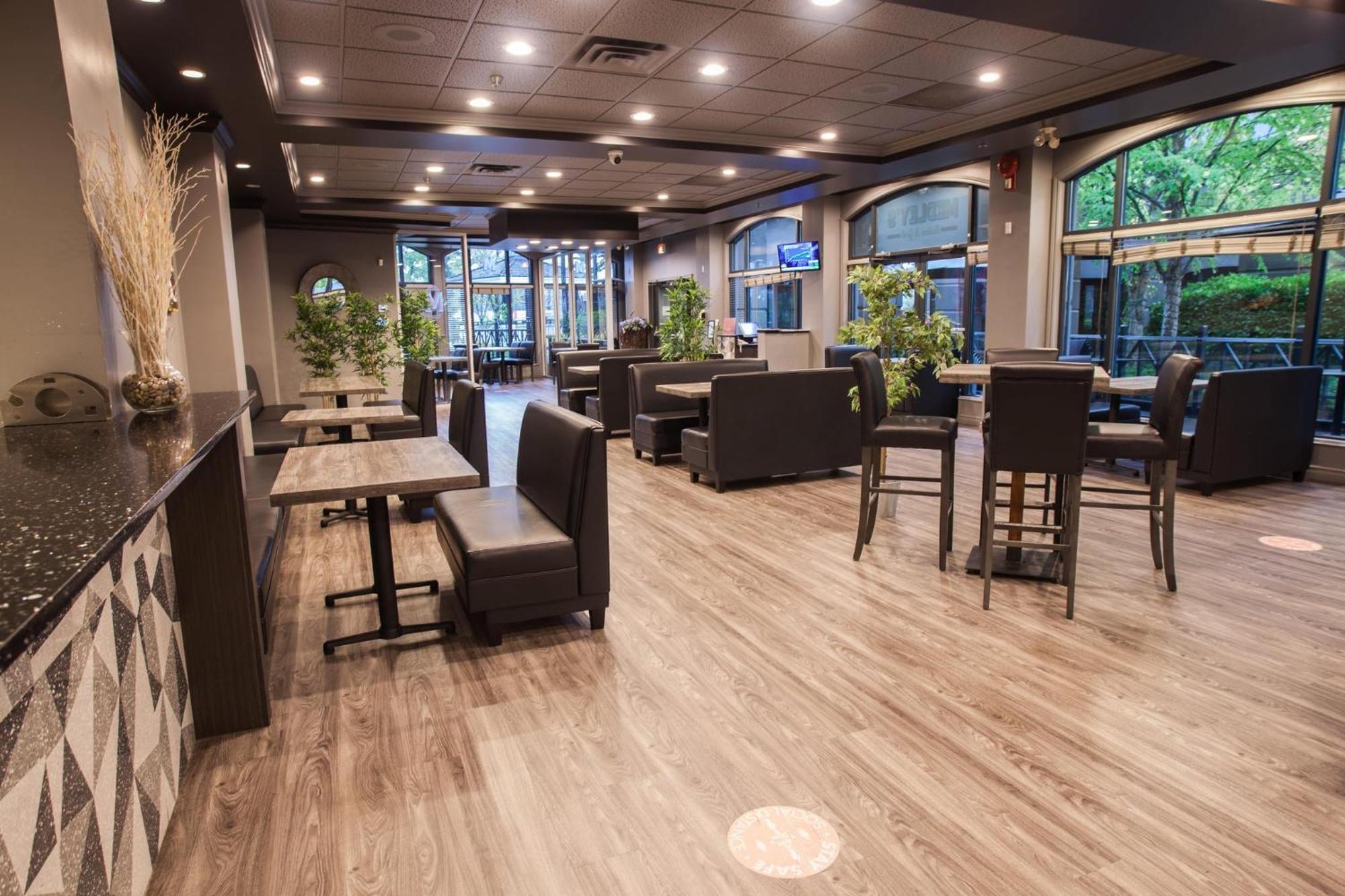 North Vancouver, An Ihg