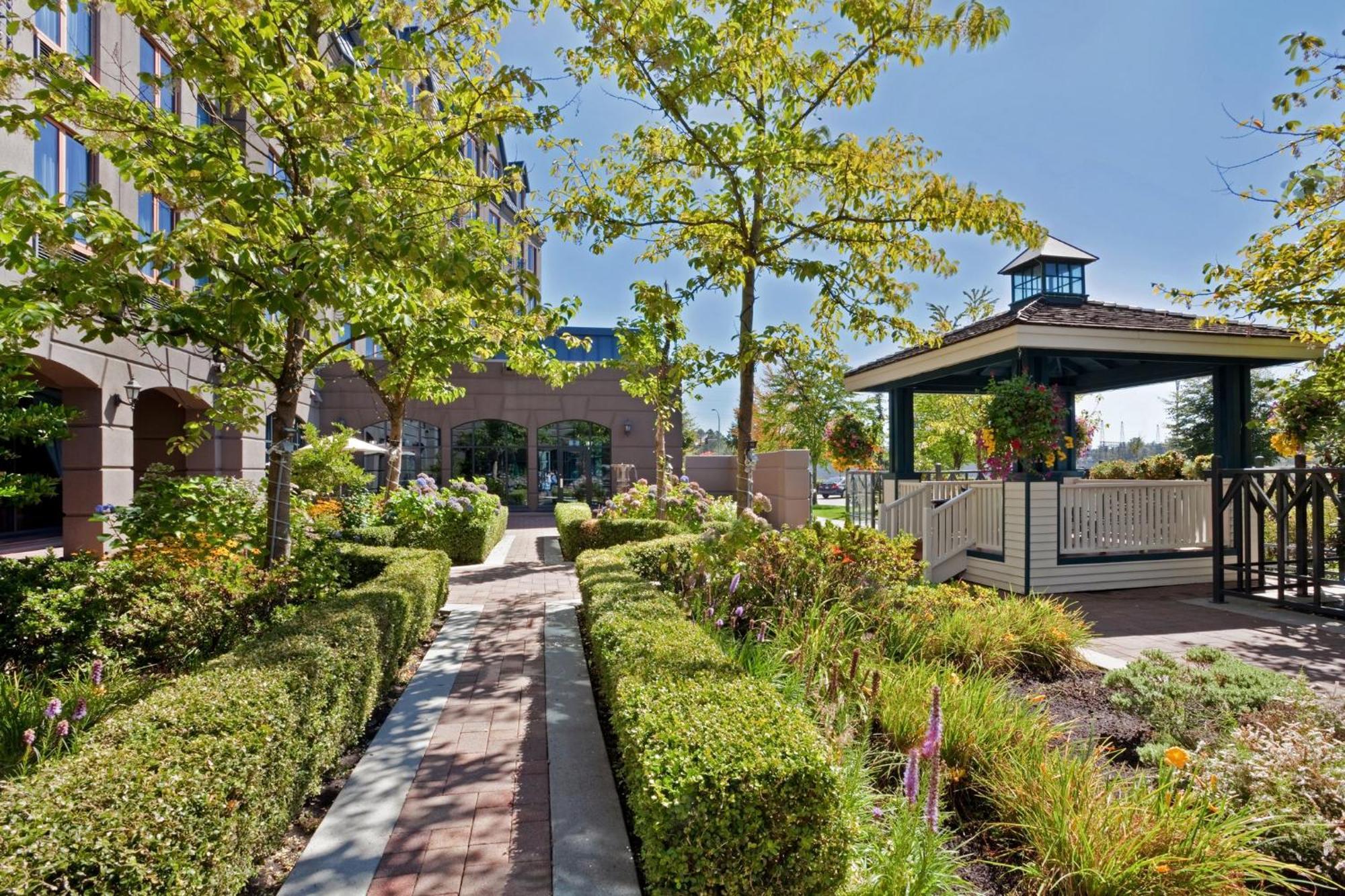 North Vancouver, An Ihg