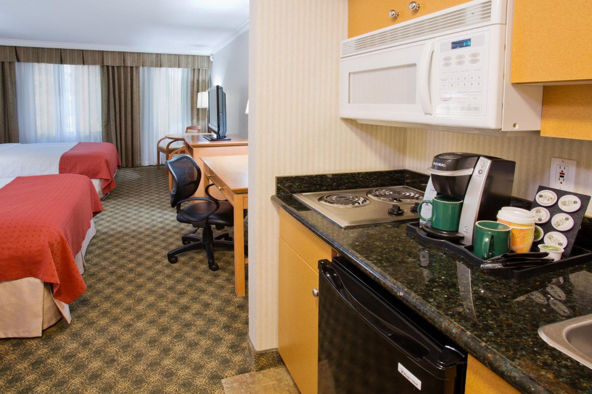 North Vancouver, An Ihg 4* North Vancouver