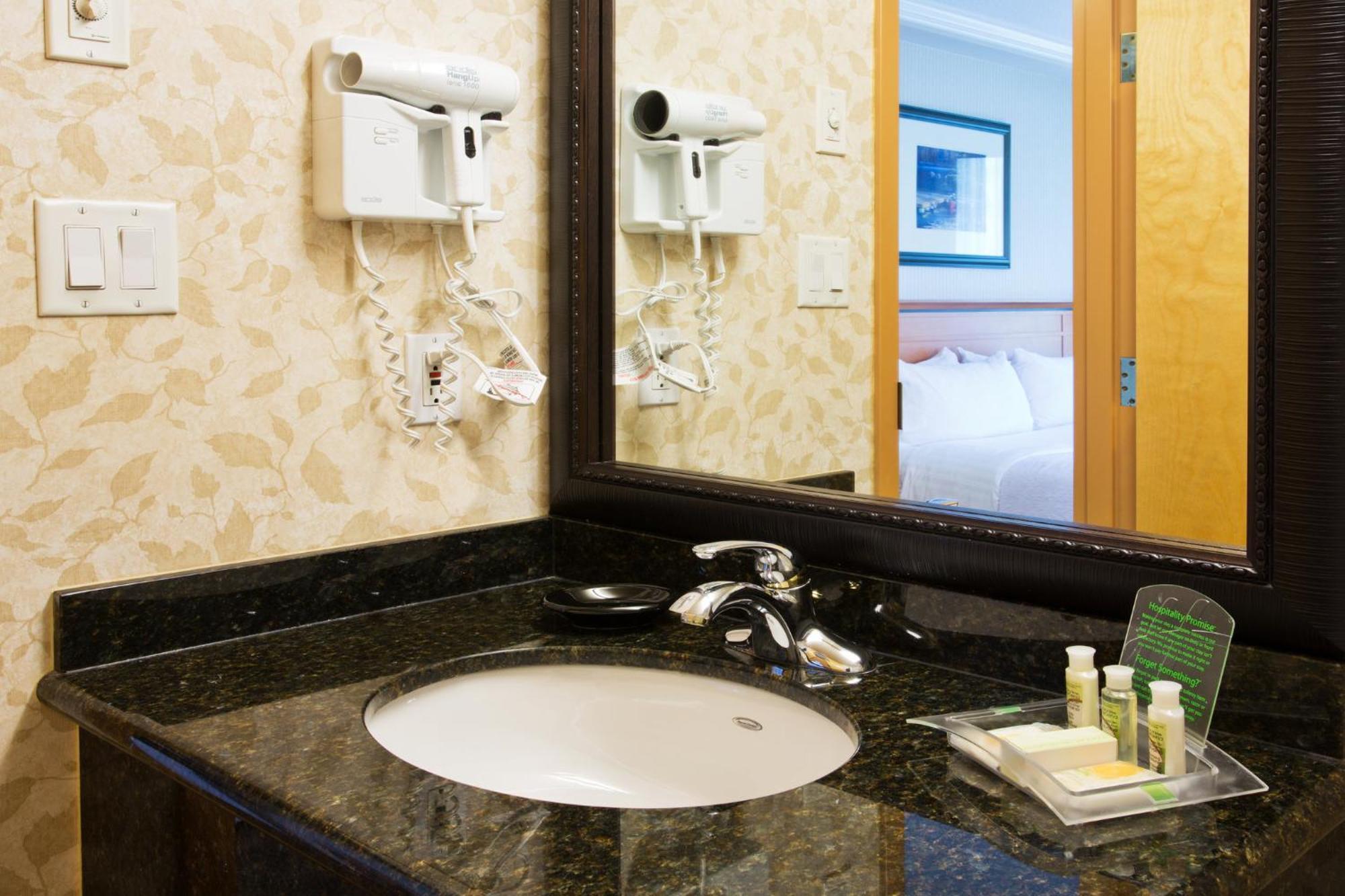 North Vancouver, An Ihg Hotel