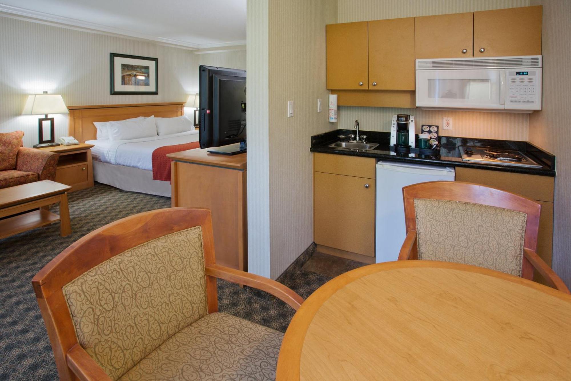 Hotel North Vancouver, An Ihg 4*