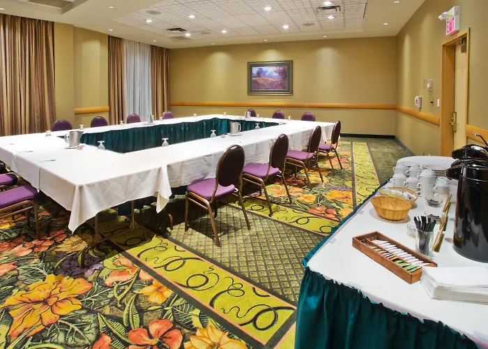 Holiday Inn & Suites North Vancouver By Ihg