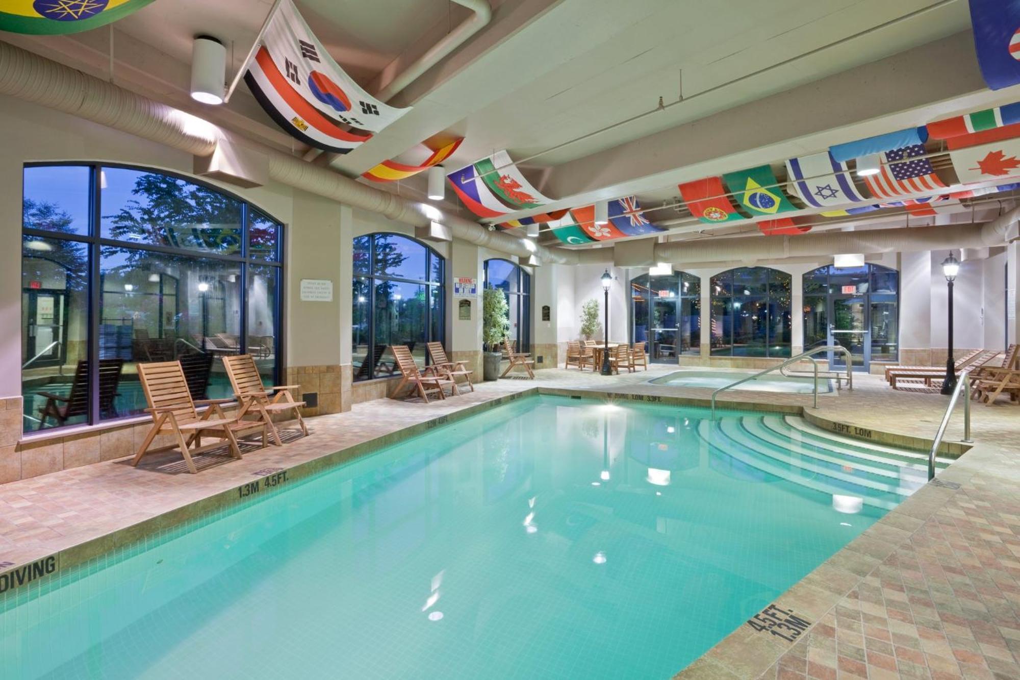 & By Ihg 4* North Vancouver