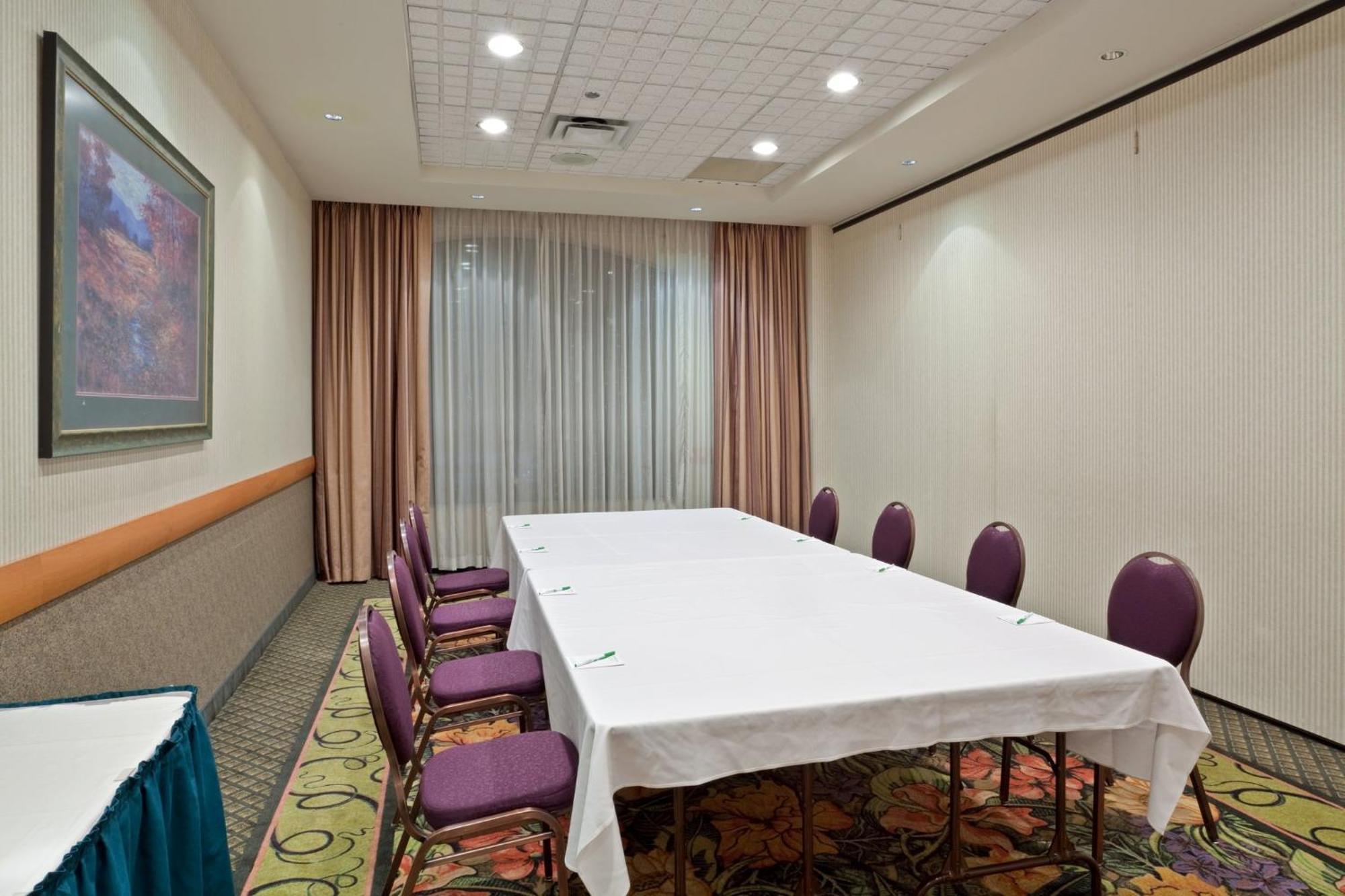 & By Ihg 4* North Vancouver